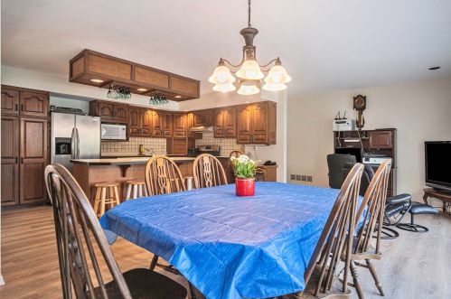 652 Ruddiman Dr, Meskegon MI 49445-2867 exterior