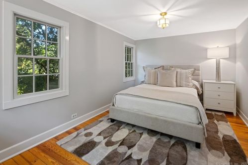 236 Norwalk Rd, Norwalk CT 06850-4318 exterior