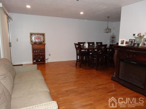 404 Lafayette Rd, Metuchen NJ  08840-2980 exterior