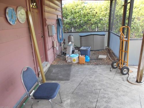 2707 Pne St, Naples FL 34104-4261 exterior