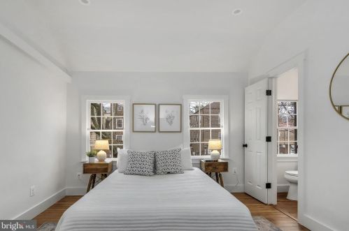 313 Royal St, Alexandria VA  22314-2628 exterior