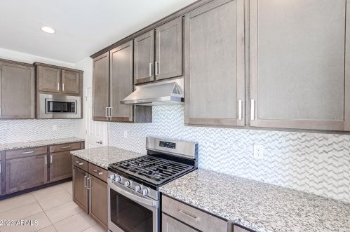 25533 21st Ave, Phoenix AZ  85085-1221 exterior