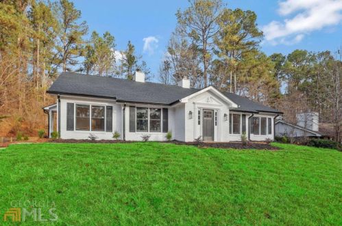 5042 Leeshire Trl, Tucker GA  30084-3008 exterior