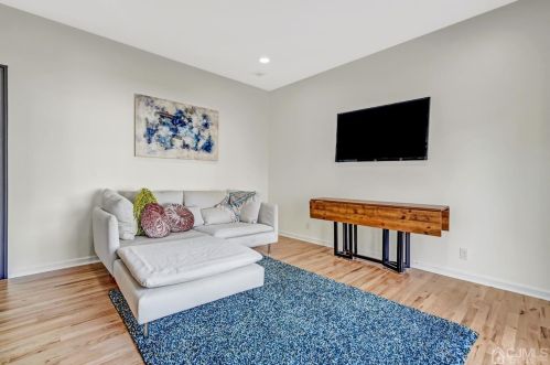 22 Stiles Rd, Edison NJ  08817-4137 exterior