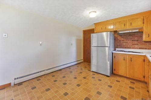 25 Buchanan Rd, Enfield CT 06082-5330 exterior