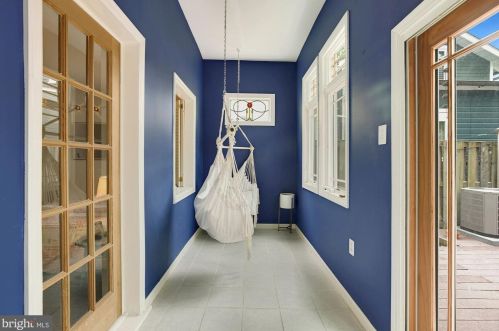 2602 Commonwealth Ave, Alexandria VA 22305-2526 exterior