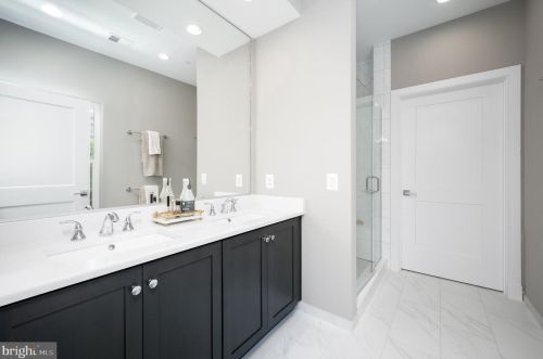 10314 Grosvenor Pl, Rockville MD 20852 exterior