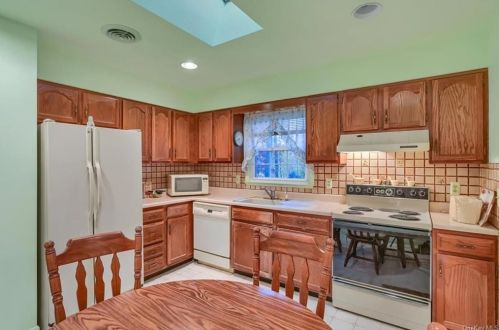 19 Starhaven Ave, Middletown NY 10940-4617 exterior