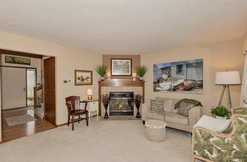 2041 Alta Vis Dr, Waukegan IL 60087-4058 exterior