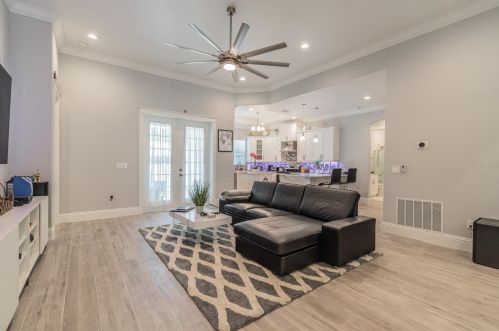 3502 Mcelroy Ave, Tampa FL 33611-3606 exterior