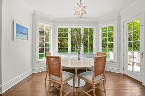 222 Overlook Dr, Greenwich CT 06830-6720 exterior