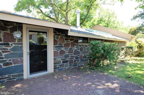 635 Parkway Ave, Trenton NJ  08618-2723 exterior