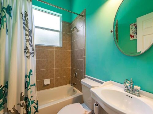 761 20 Ave, Naples FL 34120-6324 exterior