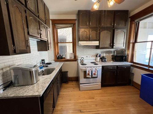 1334 Cornelia Ave, Chicago IL 60618-6035 exterior