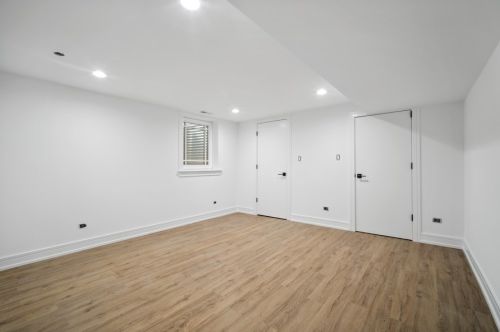 6300 Leroy Ave, Chicago IL  60646-4814 exterior