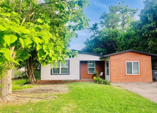 8406 Campanella Dr, Dallas, TX 75243-1812