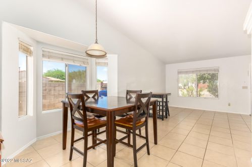 9962 Depot Dr, Tucson AZ 85747-5158 exterior