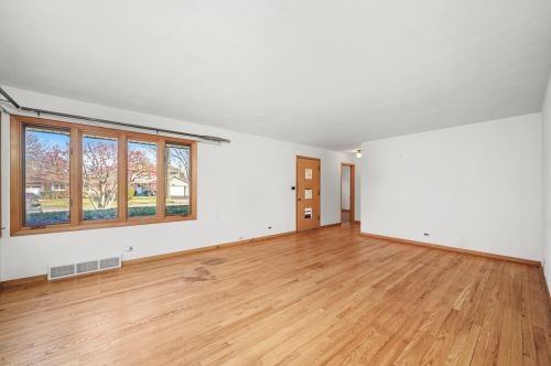 500 Berwick Blvd, Waukegan IL 60085-3410 exterior