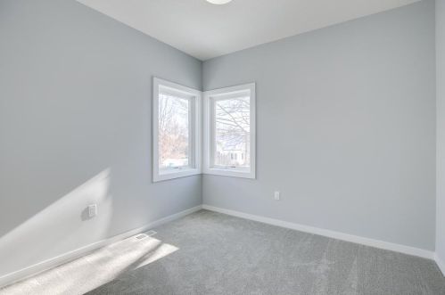 1377 James Ave, Saint Paul MN 55105-2551 exterior