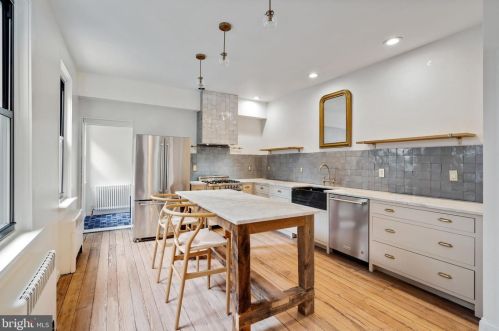 2426 Cedar St, Philadelphia PA  19125-3018 exterior