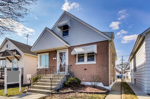 6214 Meade Ave, Chicago, IL 60638-4334