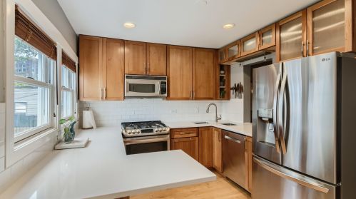 4209 Bernard St, Chicago IL 60618-1103 exterior