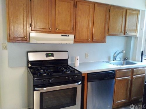 748 Ctr St, Green Brook NJ 08812-1510 exterior