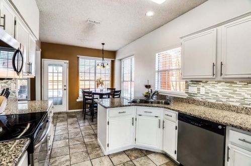 5912 Fox Dr, Frisco TX 75056-4472 exterior