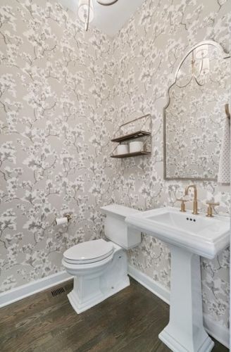 1626 Hermitage Ave, Chicago IL 60622-1402 exterior