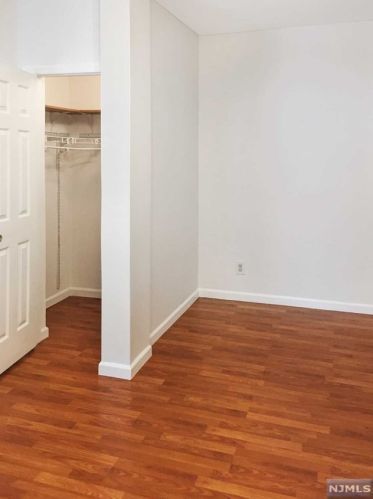 16 Vly Pl, Edgewater NJ 07020-1311 exterior