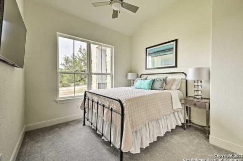 212 High Pt Cir, Spring Branch TX 78070-5065 exterior