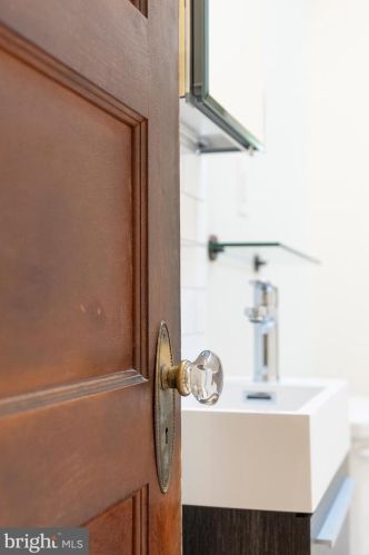 726 58 St, Philadelphia PA 19143-2432 exterior