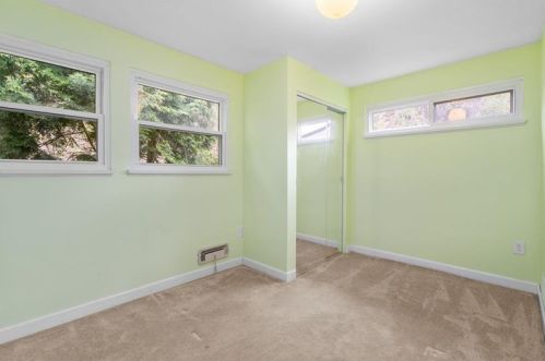 3927 Blvd Dr, Pittsburgh PA 15217-2619 exterior