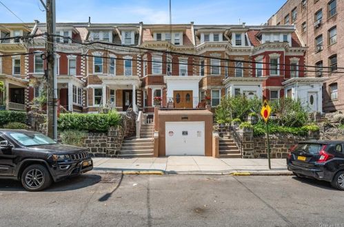 2983 Perry Ave, Bronx NY 10467-4105 exterior