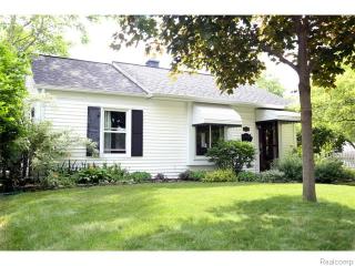 2904 Wolcott St, Detroit, MI 48220-1035