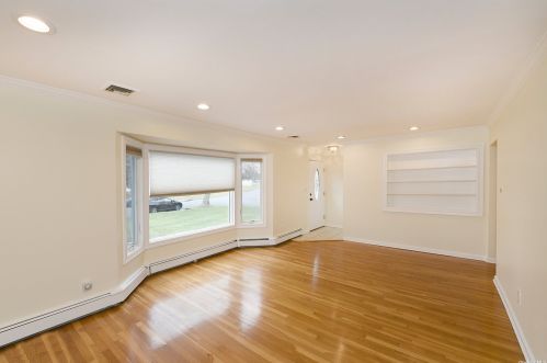 36 Shirley Ct, Commack NY  11725-4123 exterior