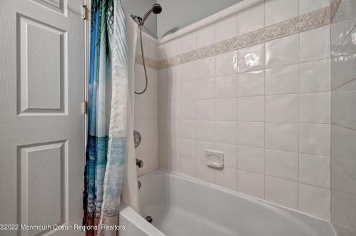 77 Ironwood Ct, Middletown NJ 07748-1917 exterior