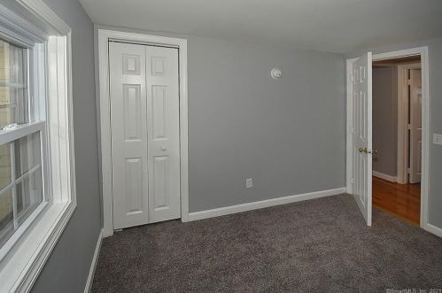 14 Lk St, Ellington CT 06029-3008 exterior