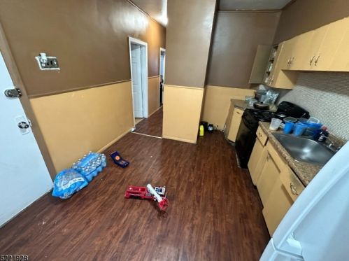 322 Vermont Ave, Irvington NJ 07111-2563 exterior