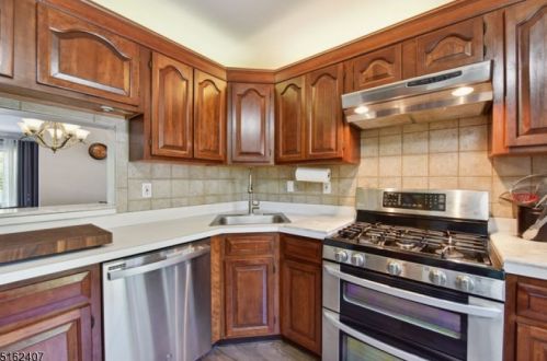 1908 Bayley Ct, Bridgewater NJ  08807-3544 exterior