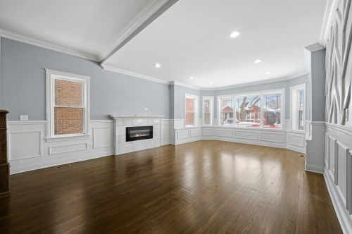 7920 Crandon Ave, Chicago IL 60617-1147 exterior