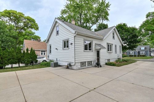 523 115th St, Milwaukee, WI 53226-3601