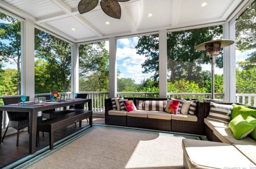 10 Woodway Ln, Wilton CT 06897-4730 exterior