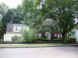 429 Brookline St, Newton, MA 02459-3143