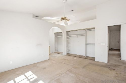 2525 Mesa Dr, Oceanside CA 92054-3732 exterior