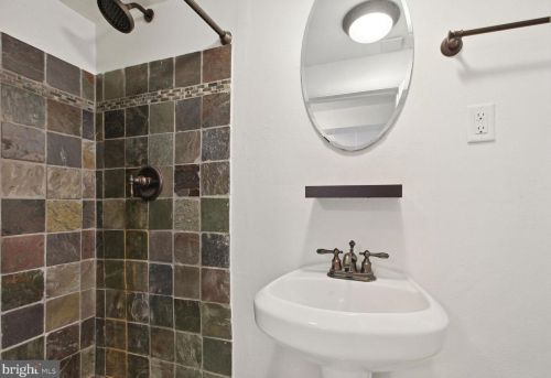 33 Hamilton St, Washington DC 20011-6360 exterior