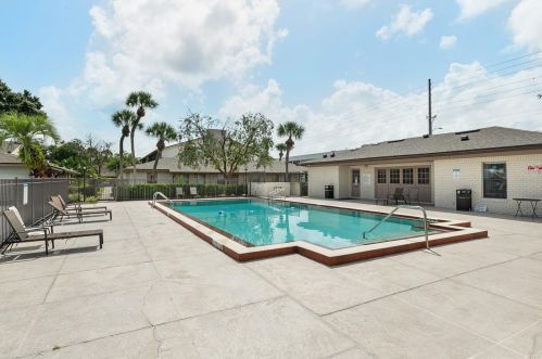 3024 Plaza Terrace Dr, Orlando FL  32803-2834 exterior