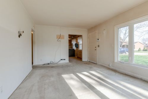 38034 North Shore Ave, Waukegan IL 60087-1647 exterior