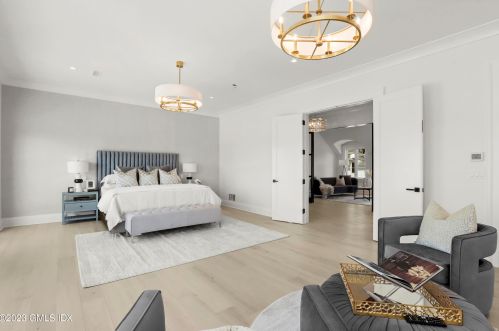 32 Meadowcroft Ln, Greenwich CT 06830-3823 exterior