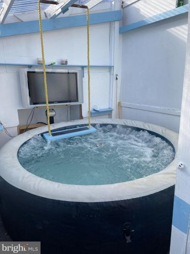 6530 Keystone St, Philadelphia PA 19135-2422 exterior